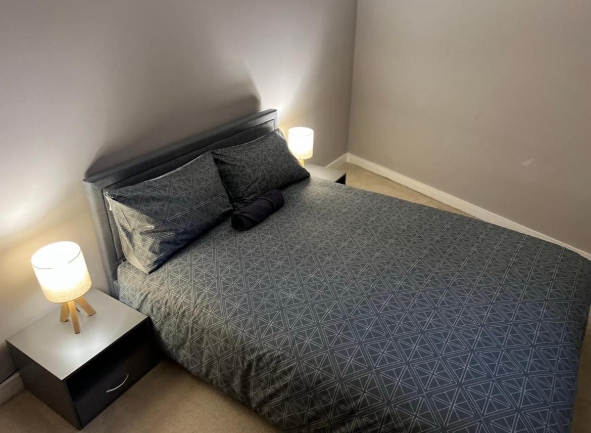 Modern Room Homestay In Apartment With Private Bathroom London Borough of London Borough of Croydon Exterior foto